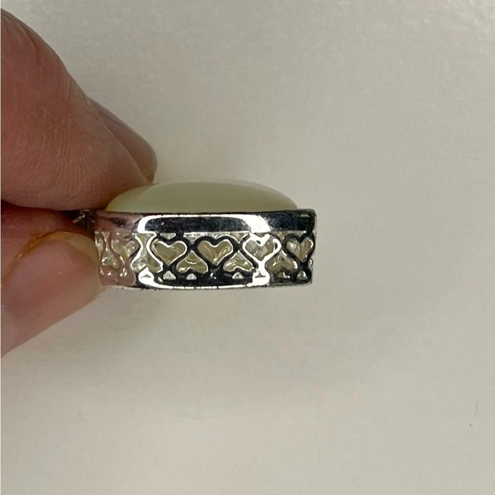 Avon chain has